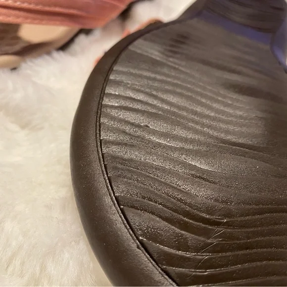 Women's pink Sandals - Picture 3 of 6